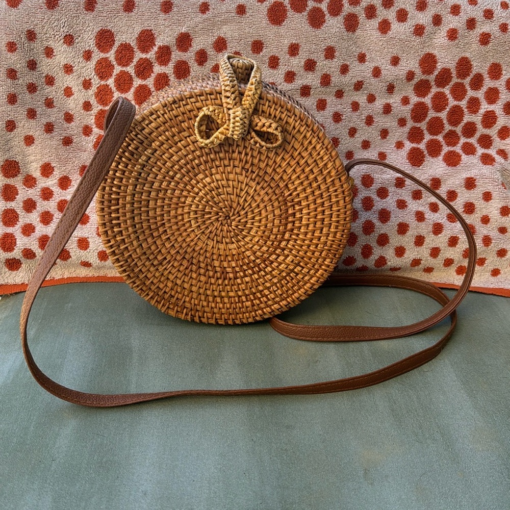 Rattan round bag 7.5” floral interior